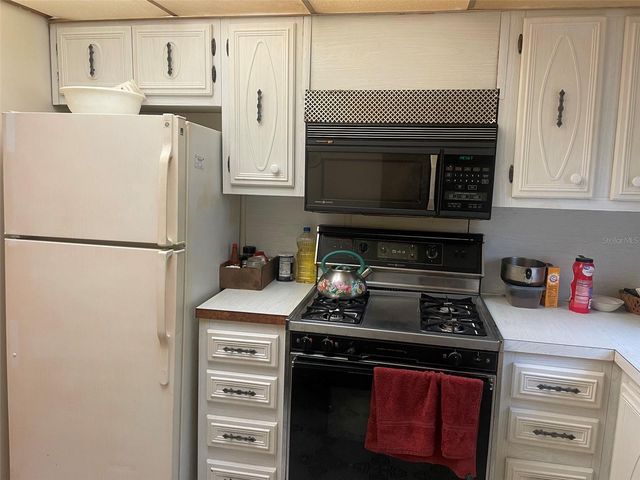 5287 81ST STREET N 12, St Petersburg, FL 33709