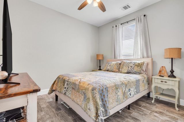 107 Les LN, Smithville, TX 78957