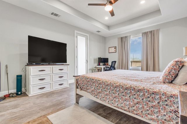 107 Les LN, Smithville, TX 78957