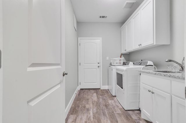 107 Les LN, Smithville, TX 78957