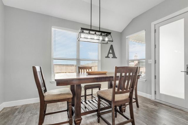 107 Les LN, Smithville, TX 78957