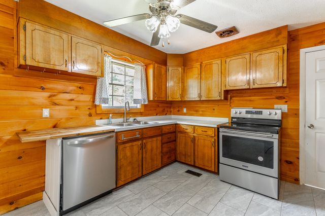 1311 Campbell Crescent, Lafayette, GA 30728