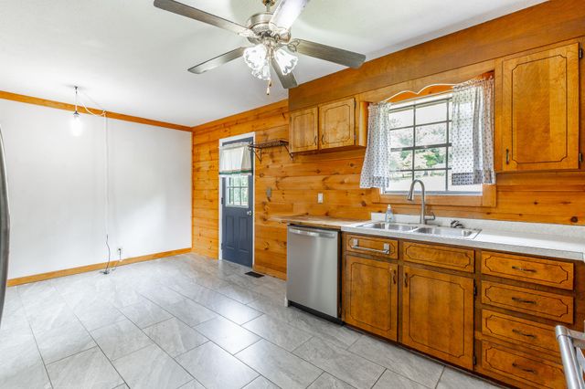 1311 Campbell Crescent, Lafayette, GA 30728