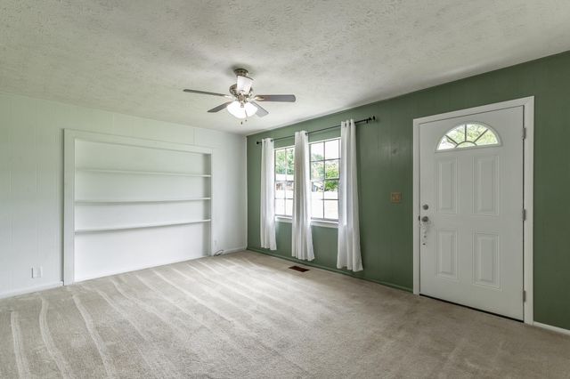 1311 Campbell Crescent, Lafayette, GA 30728