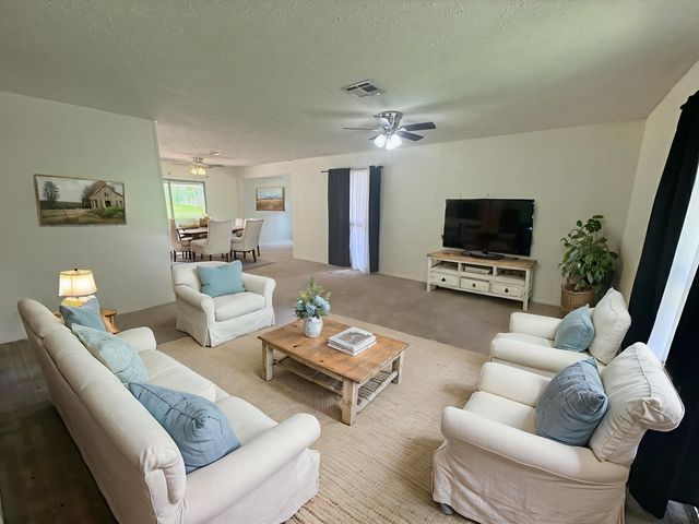 1008 Spruce St, Leesville, LA 71446