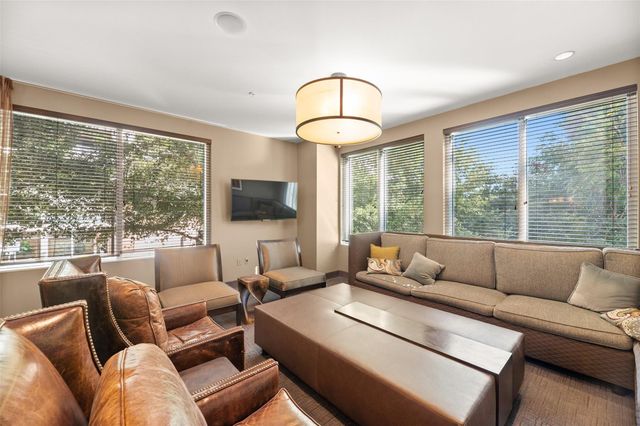 54 Rainey ST 1111, Austin, TX 78701