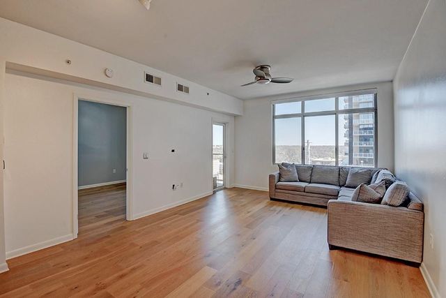 54 Rainey ST 1111, Austin, TX 78701