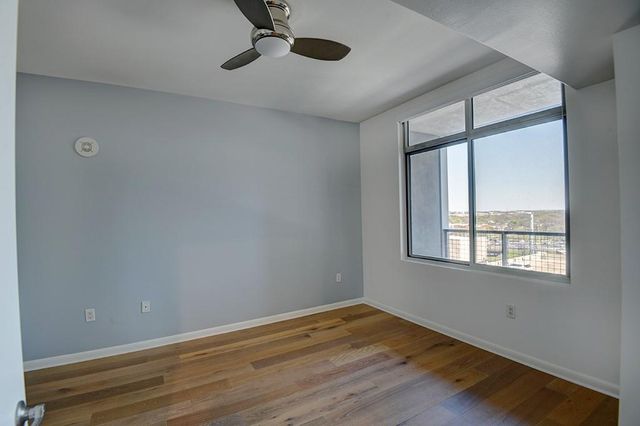 54 Rainey ST 1111, Austin, TX 78701