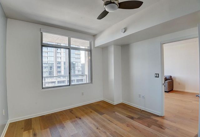 54 Rainey ST 1111, Austin, TX 78701