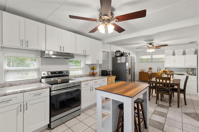 7001 13TH STREET N, St Petersburg, FL 33702