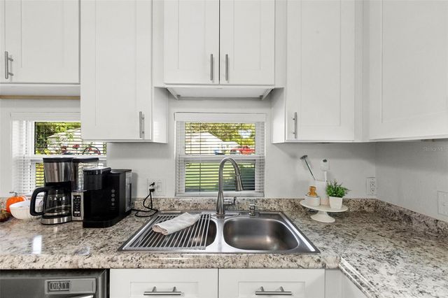 7001 13TH STREET N, St Petersburg, FL 33702