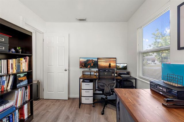 7001 13TH STREET N, St Petersburg, FL 33702