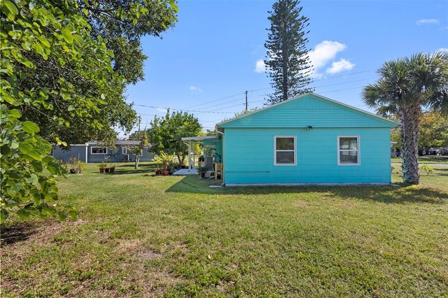 7001 13TH STREET N, St Petersburg, FL 33702