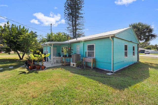 7001 13TH STREET N, St Petersburg, FL 33702