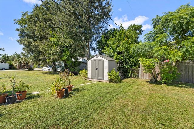7001 13TH STREET N, St Petersburg, FL 33702