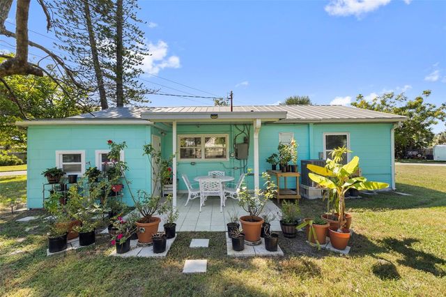 7001 13TH STREET N, St Petersburg, FL 33702