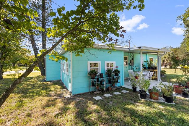7001 13TH STREET N, St Petersburg, FL 33702