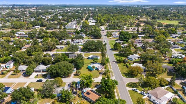 7001 13TH STREET N, St Petersburg, FL 33702