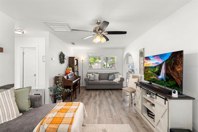 7001 13TH STREET N, St Petersburg, FL 33702