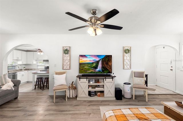 7001 13TH STREET N, St Petersburg, FL 33702