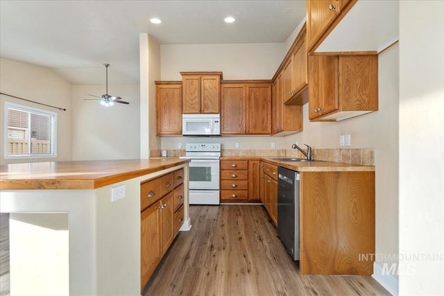 1838 Ridge Way, Middleton, ID 83644