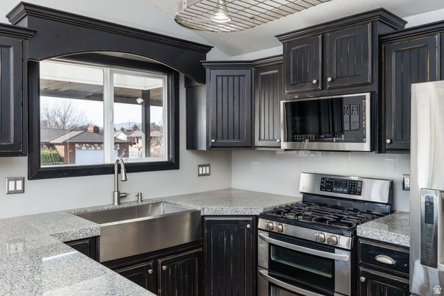 2612 TONI LEE ST, West Jordan, UT 84088