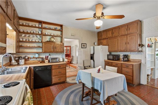 18390 Oliver DR, Smithfield, VA 23430