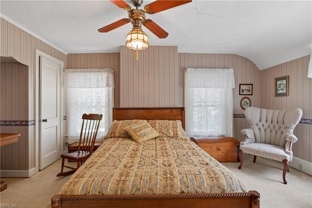 18390 Oliver DR, Smithfield, VA 23430