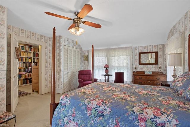 18390 Oliver DR, Smithfield, VA 23430