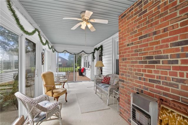 18390 Oliver DR, Smithfield, VA 23430