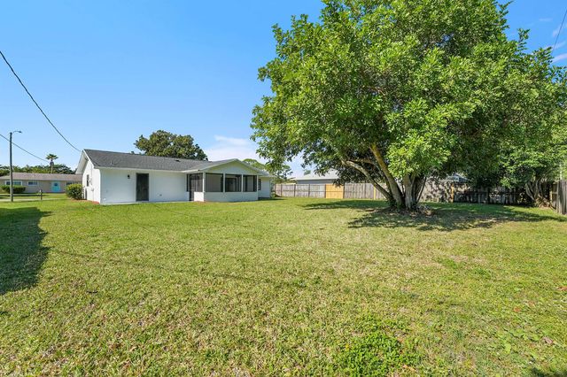 2251 SE Holland Street, Port St Lucie, FL 34952