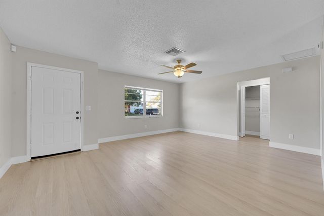 2251 SE Holland Street, Port St Lucie, FL 34952