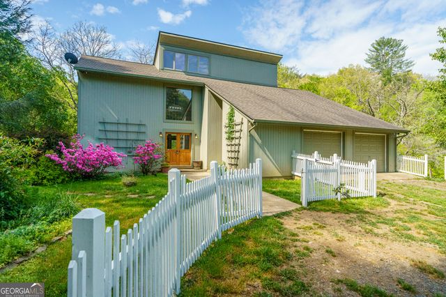 215 Murphy Lane, Mineral Bluff, GA 30559