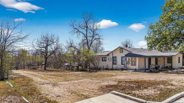 920 W Martin Luther King, San Antonio, TX 78203
