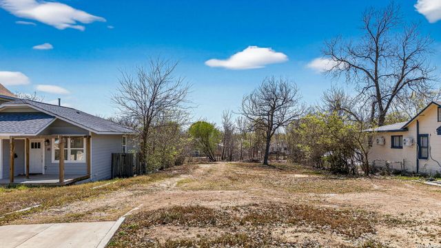 920 W Martin Luther King, San Antonio, TX 78203
