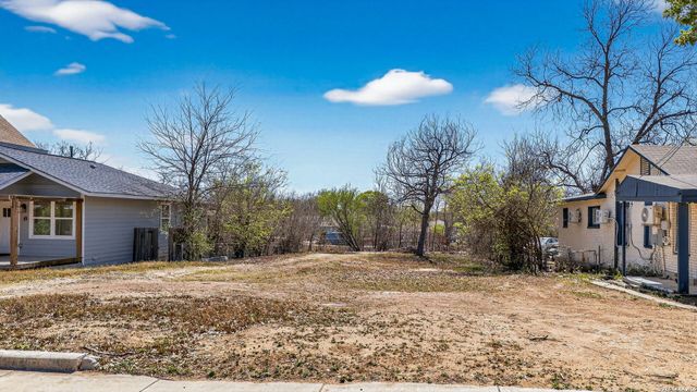 920 W Martin Luther King, San Antonio, TX 78203