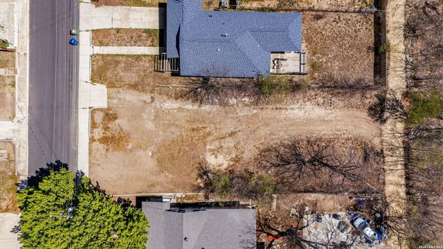 920 W Martin Luther King, San Antonio, TX 78203
