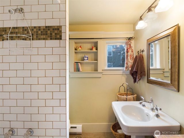 460 Argyle Avenue, Friday Harbor, WA 98250