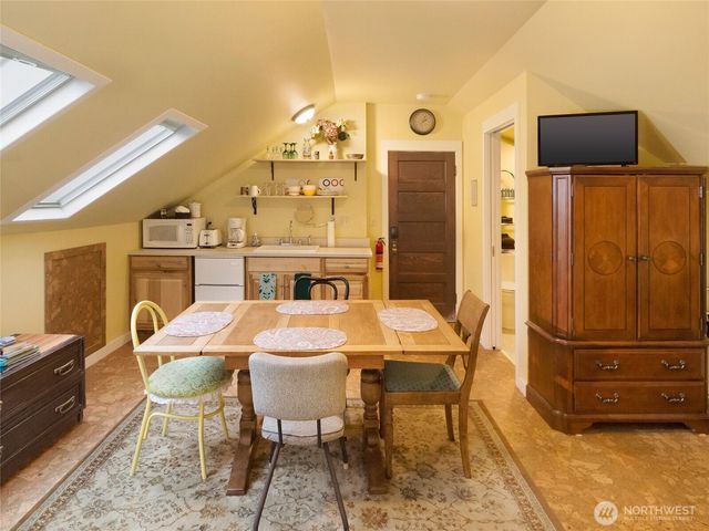 460 Argyle Avenue, Friday Harbor, WA 98250