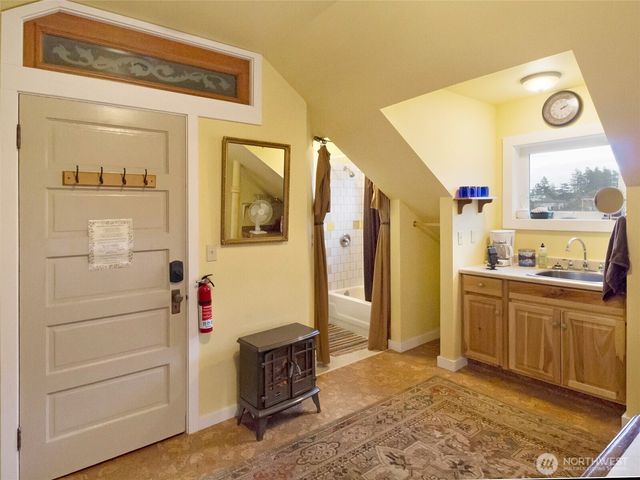 460 Argyle Avenue, Friday Harbor, WA 98250