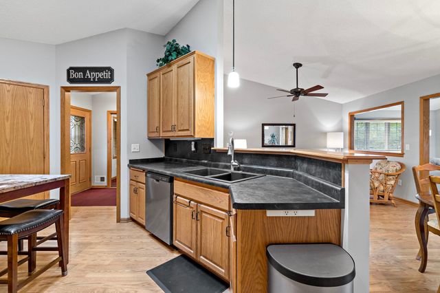 8541 Inverness Lane N, Brooklyn Park, MN 55443