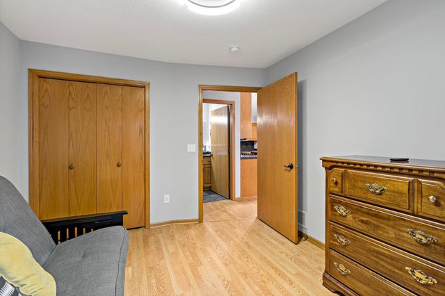 8541 Inverness Lane N, Brooklyn Park, MN 55443