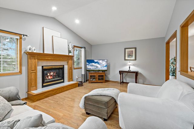 8541 Inverness Lane N, Brooklyn Park, MN 55443
