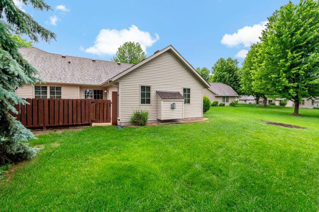 8541 Inverness Lane N, Brooklyn Park, MN 55443