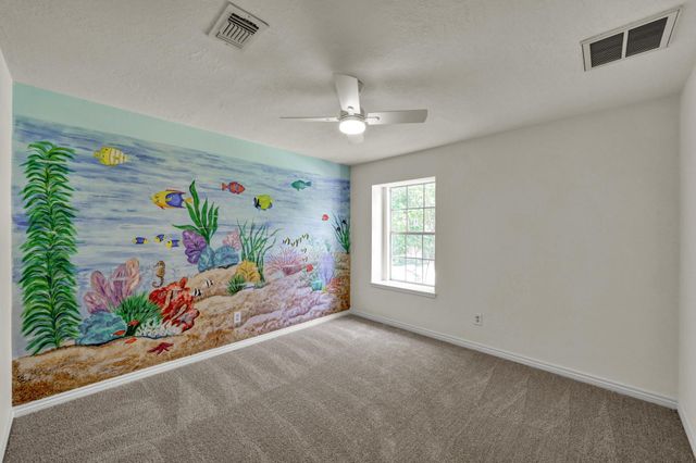 19 Postvine Court, The Woodlands, TX 77381
