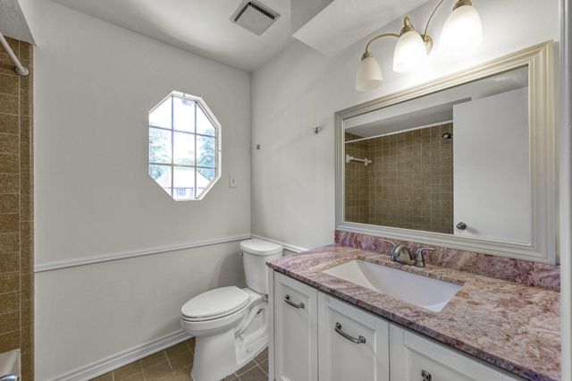 19 Postvine Court, The Woodlands, TX 77381