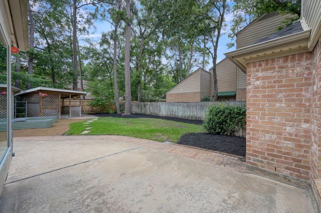 19 Postvine Court, The Woodlands, TX 77381