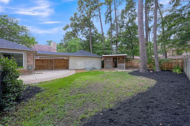 19 Postvine Court, The Woodlands, TX 77381
