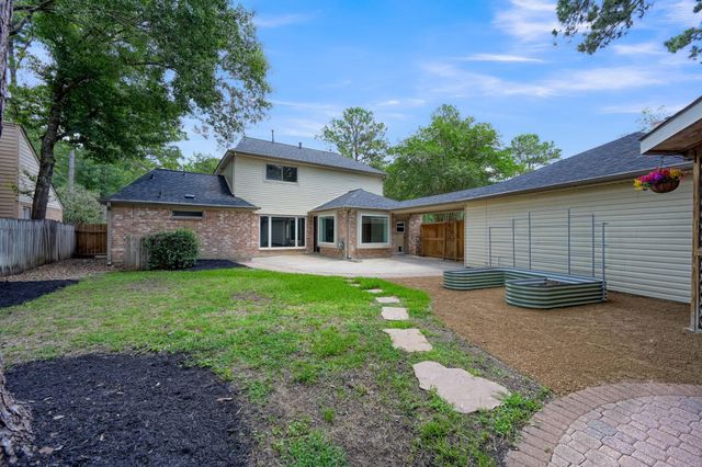 19 Postvine Court, The Woodlands, TX 77381