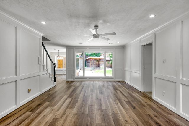 19 Postvine Court, The Woodlands, TX 77381
